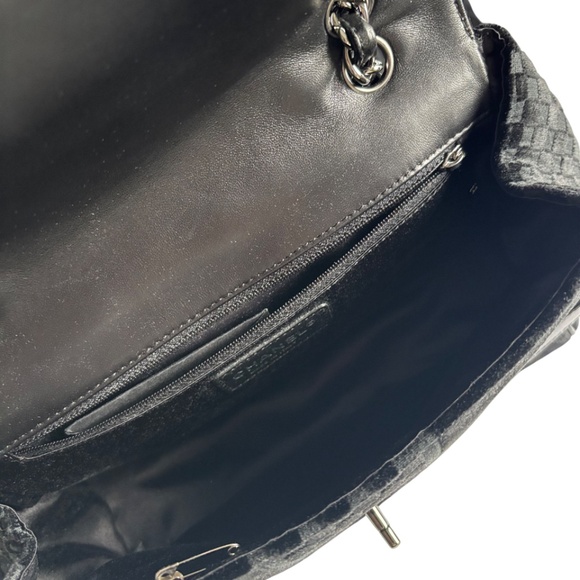 NEW CHANEL | Chain Shoulder Bag CocoMark Velvet Black - Picture 11 of 15
